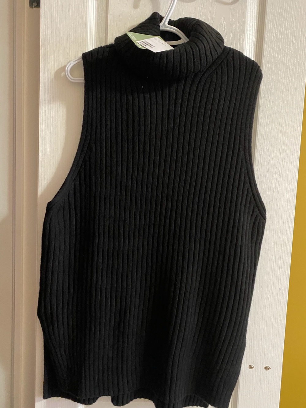 H&M Black Ribbed Sleeveless Turtleneck Sweater